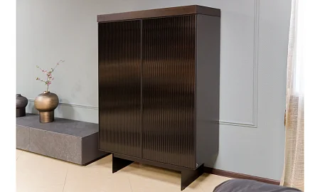 Витрина Saloni Hiro