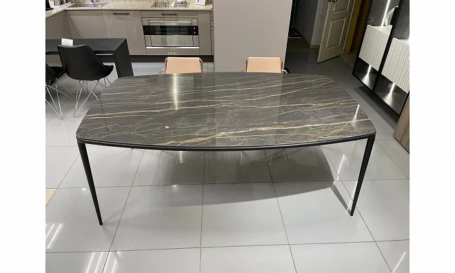 Стол обеденный Midj Lea T1940190