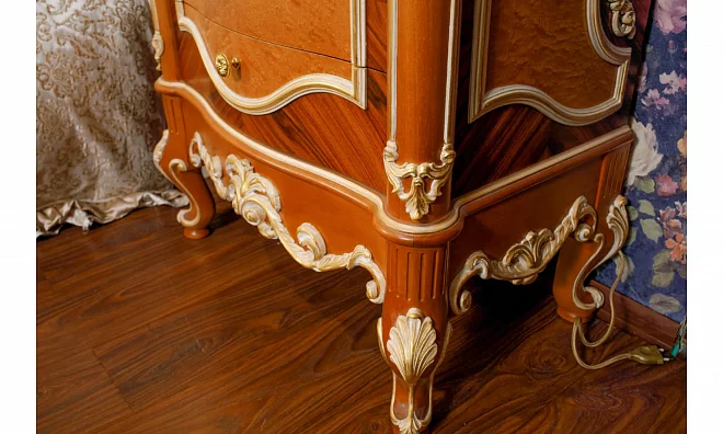 Спальня Rampoldi Комплект: Кровать (Gold Leaf)+2 Тумбы (Walnut+Gold)+Покрывало И Декоративные Подушки AGRI100+AUR102