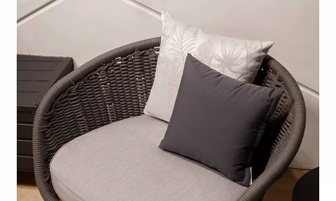 Кресло уличное с подушками PF.OUT.LU.PL